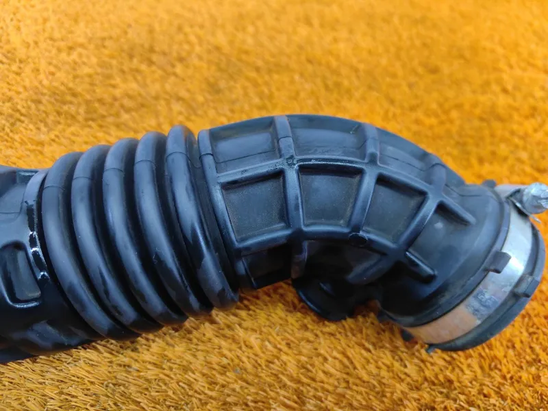 Патрубок воздушного фильтра