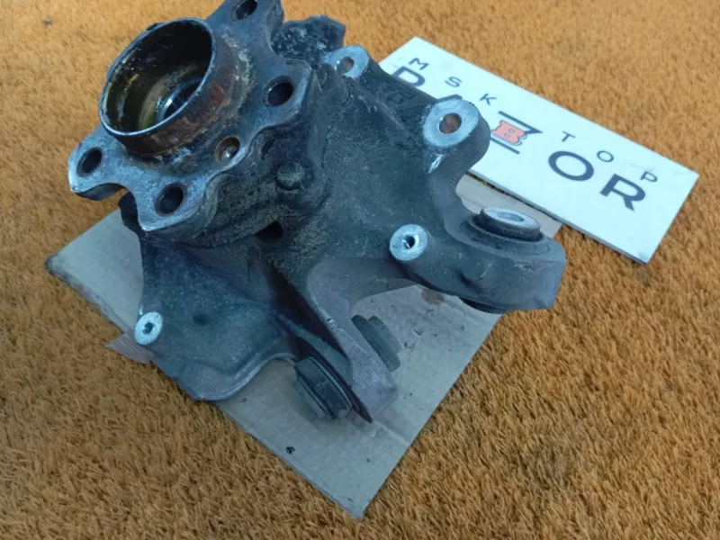 Кулак поворотный