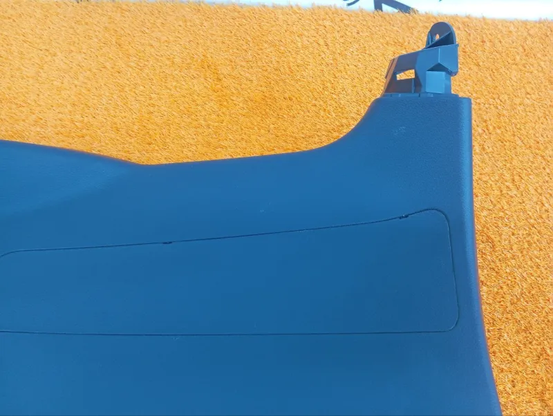 Обшивка крышки багажника