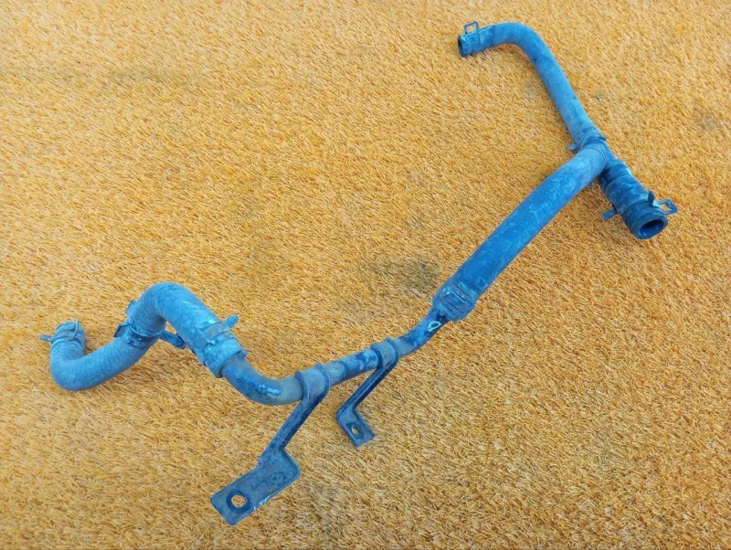 Патрубок радиатора