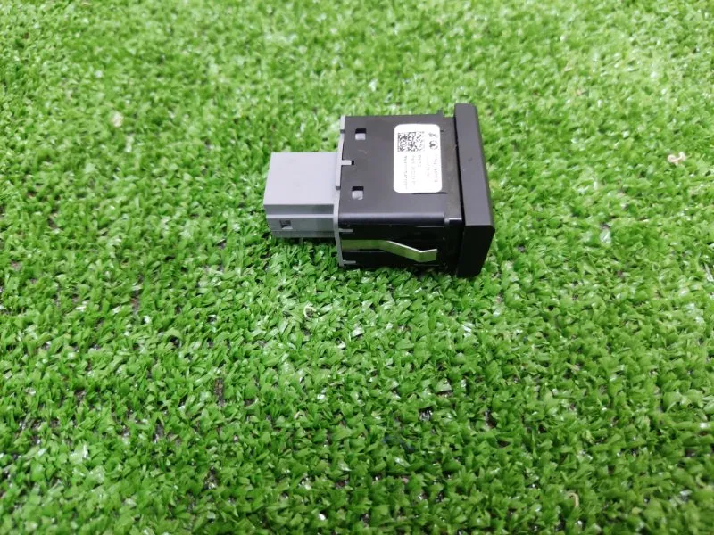 Кнопка обогрева сидений