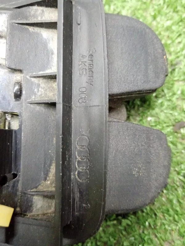 Замок багажника