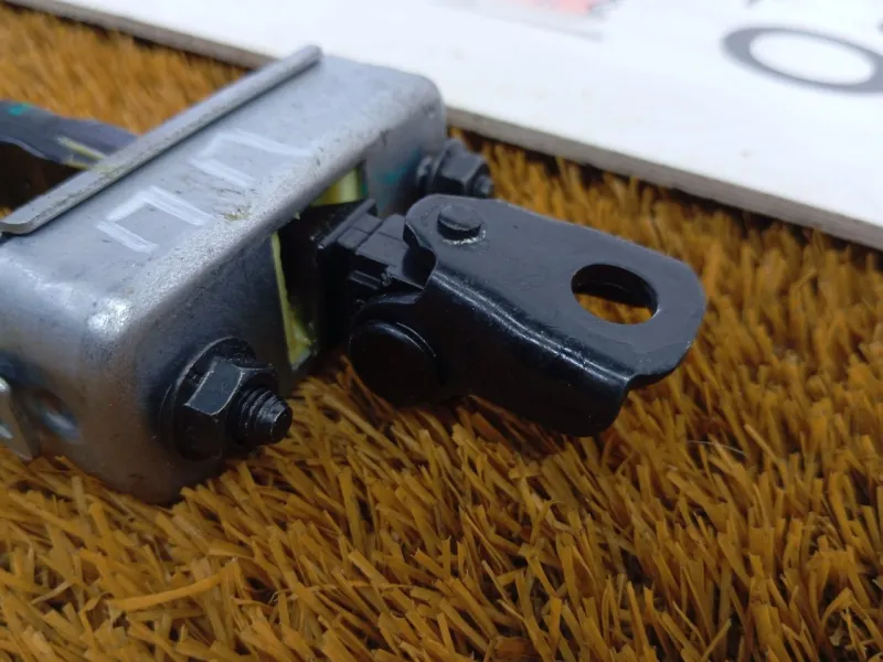 Ограничитель двери