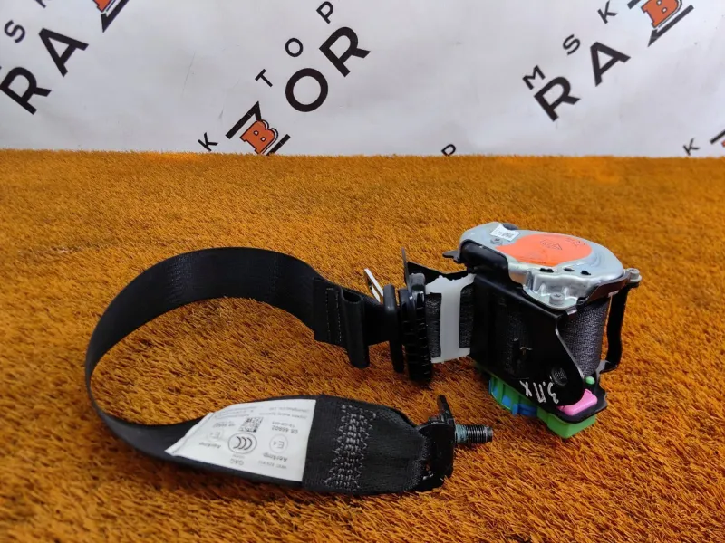 Ремень безопасности