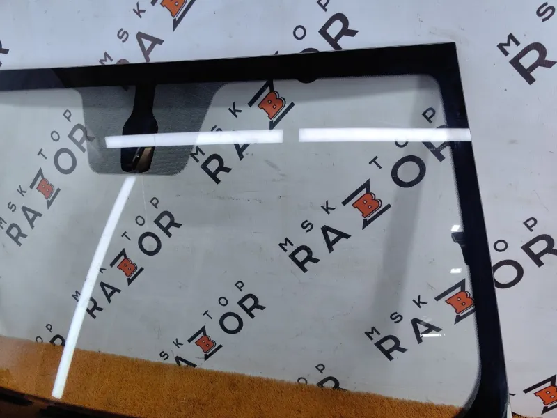 Стекло лобовое