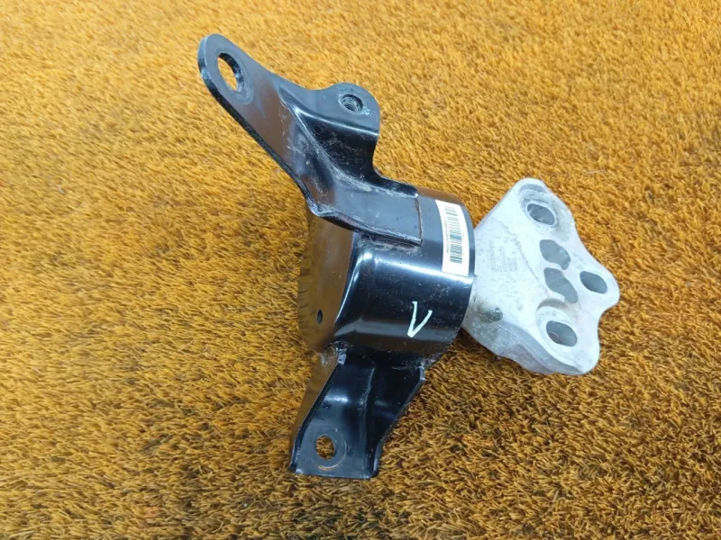 Подушка двигателя