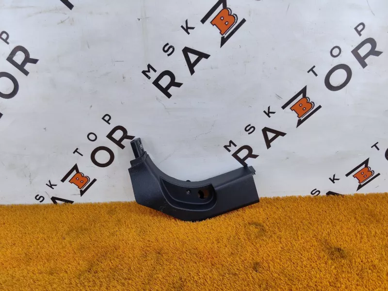 Накладка на порог салона