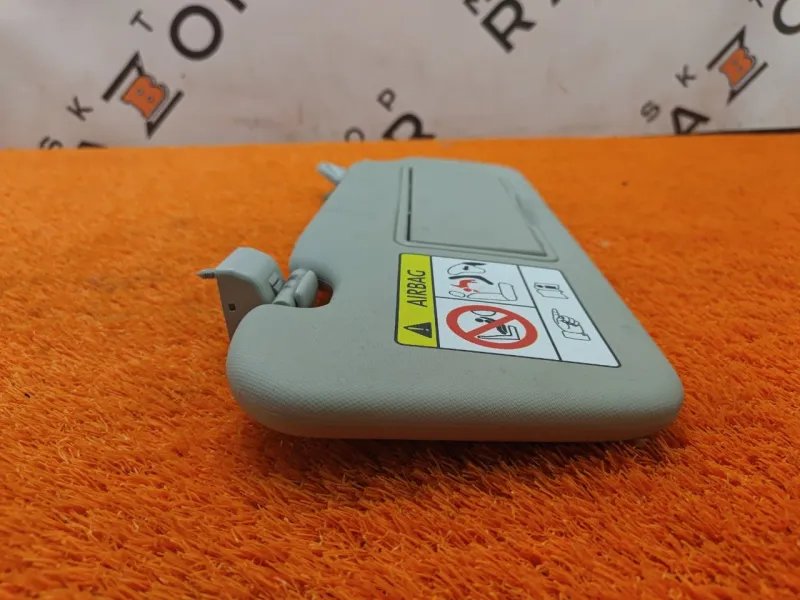 Козырек солнцезащитный