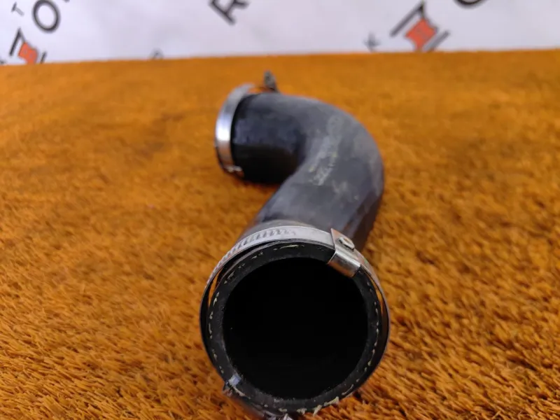 Патрубок интеркулера