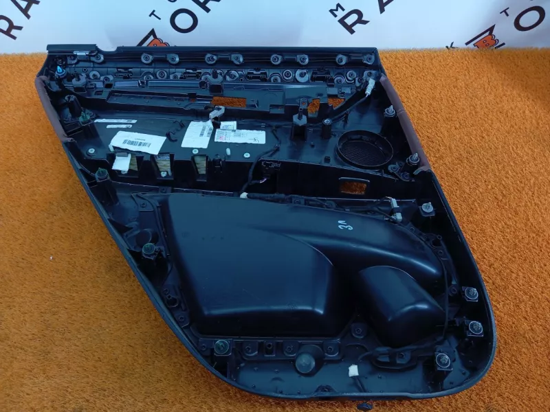 Обшивка двери