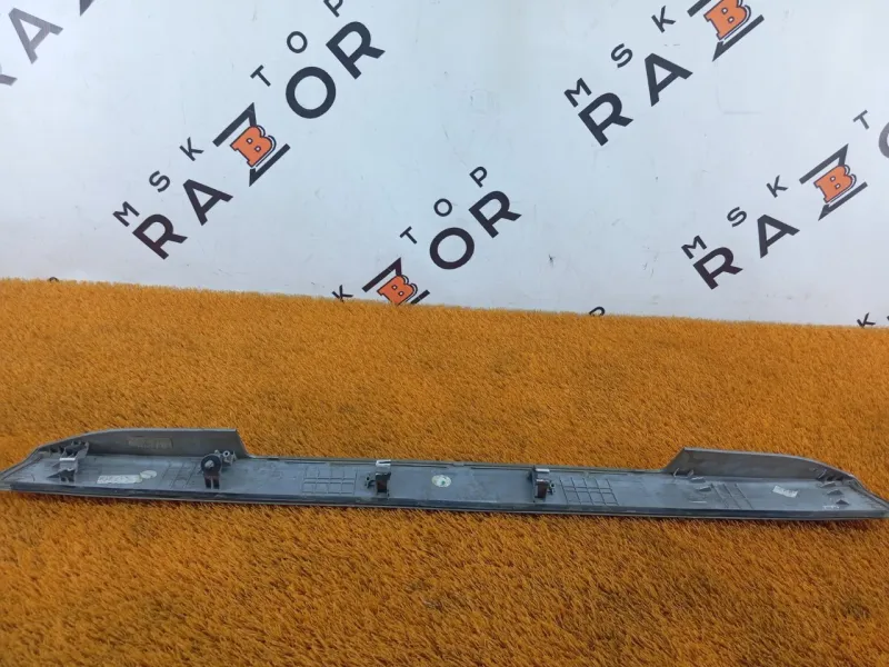 Накладка крышки багажника