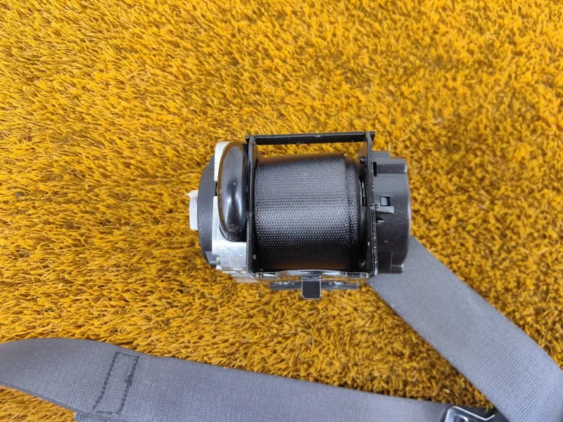 Ремень безопасности