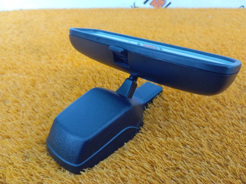 Зеркало заднего вида