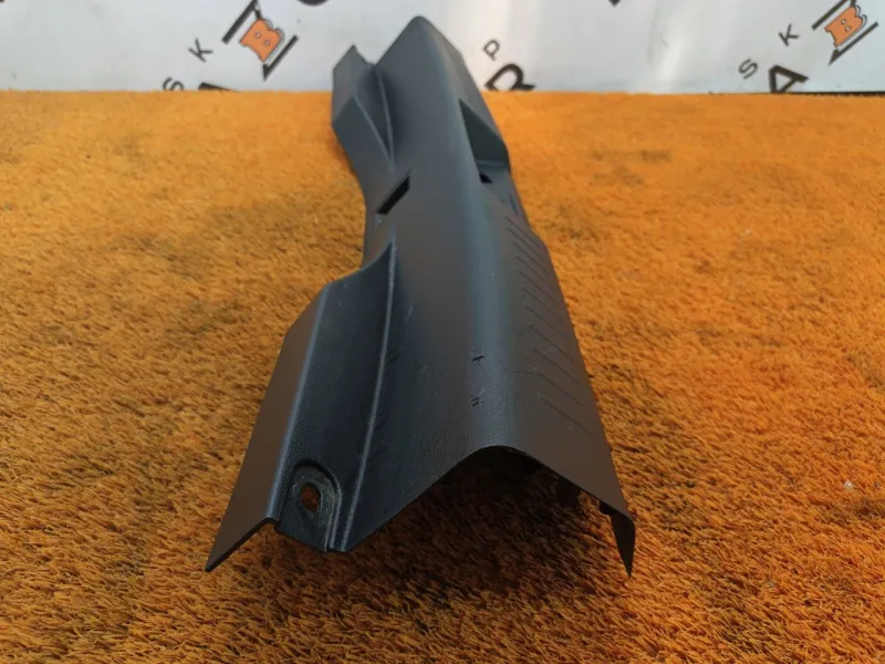 Накладка замка багажника