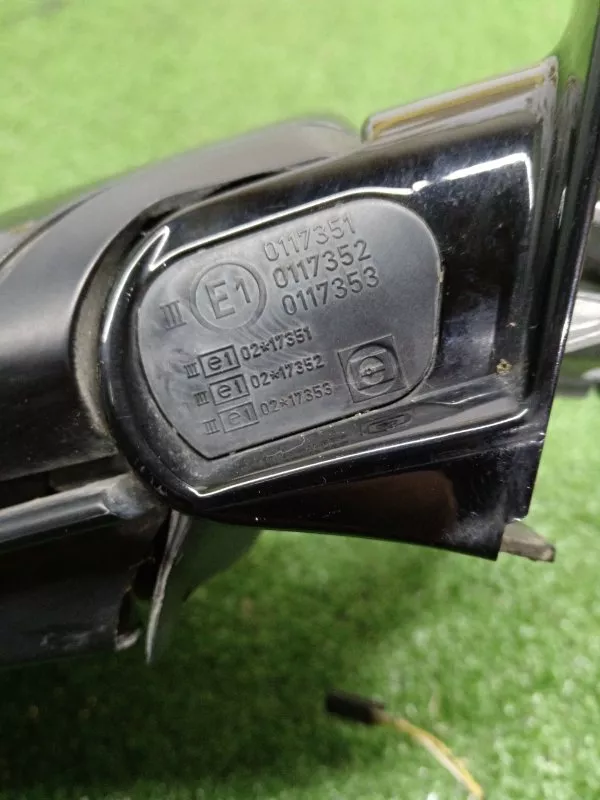 Зеркало боковое