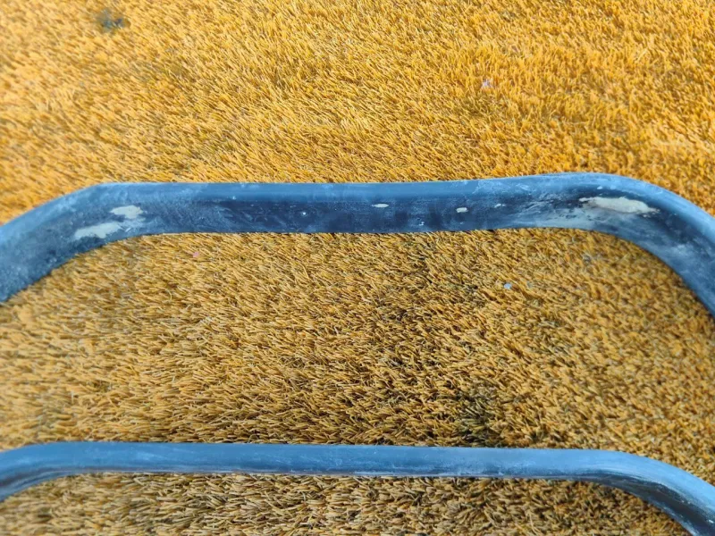 Крепление топливного бака