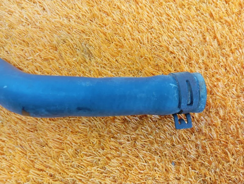 Патрубок радиатора