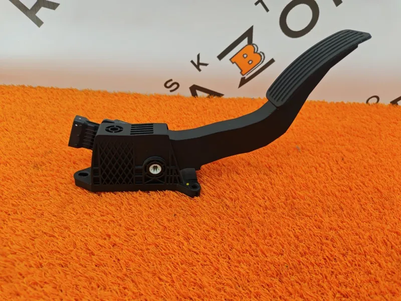 Педаль газа