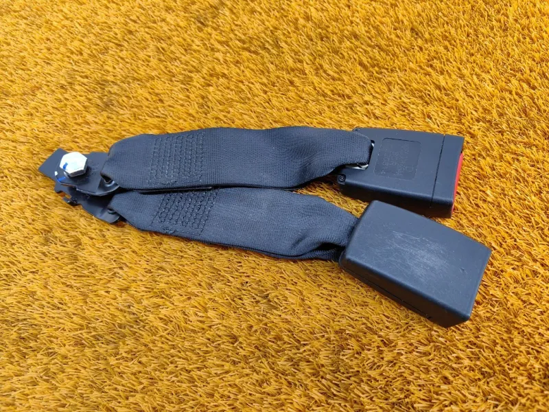 Ответная часть ремня безопасности