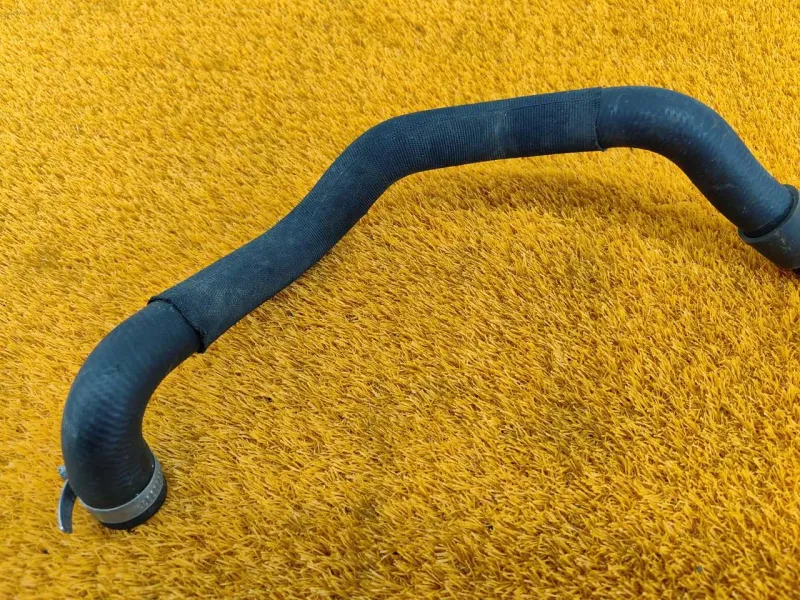 Патрубок радиатора