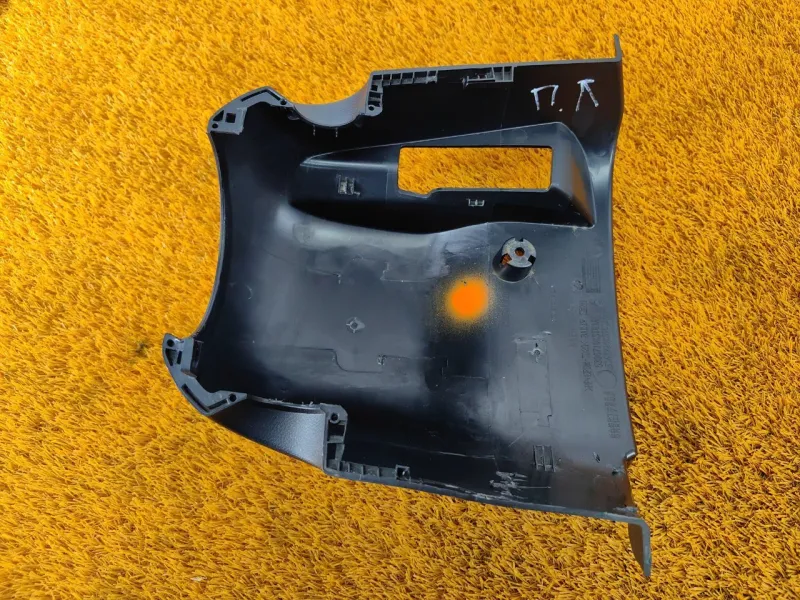 Кожух рулевой колонки