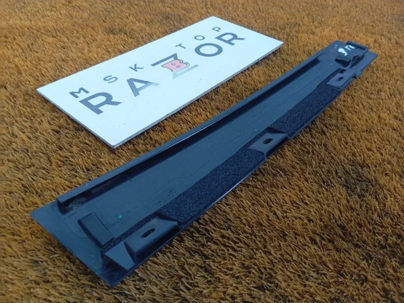 Молдинг двери