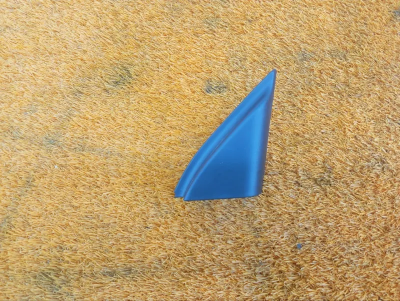 Уголок двери