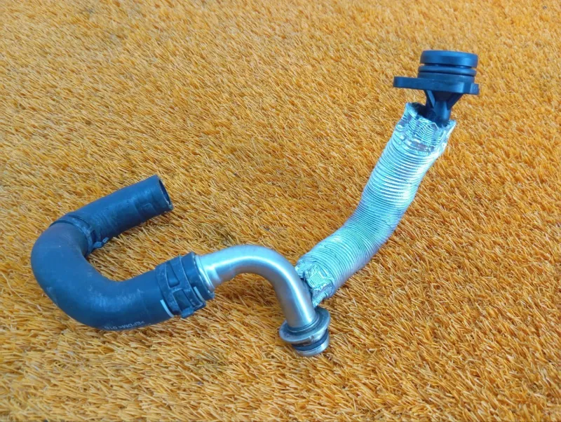 Трубка системы охлаждения