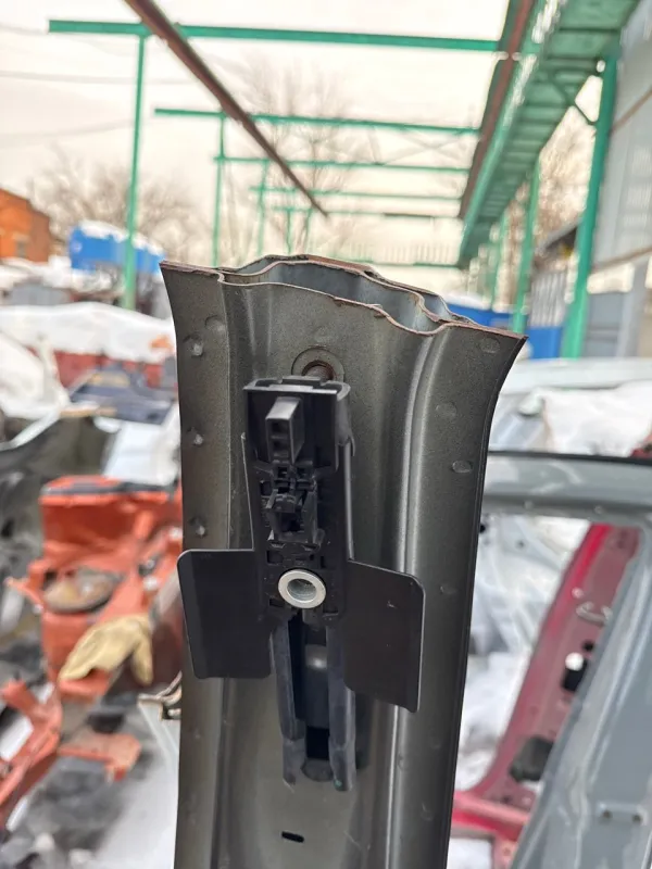 Порог с центральной стойкой