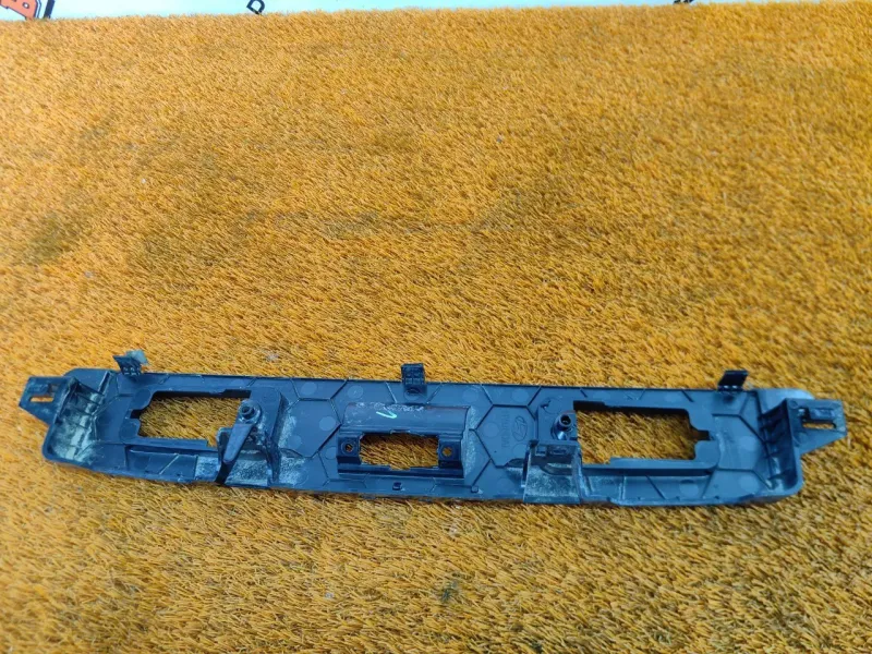 Накладка крышки багажника