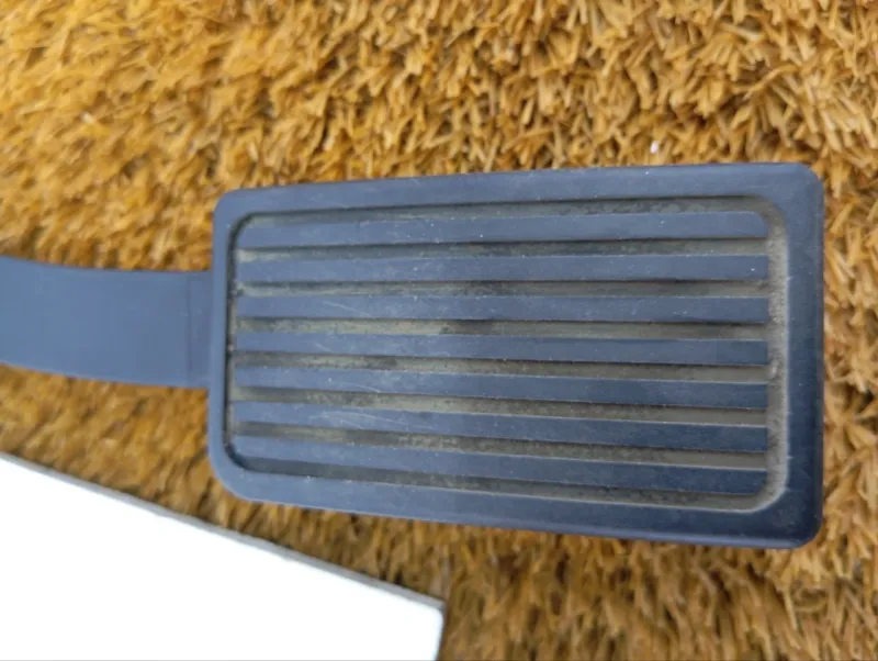 Педаль газа