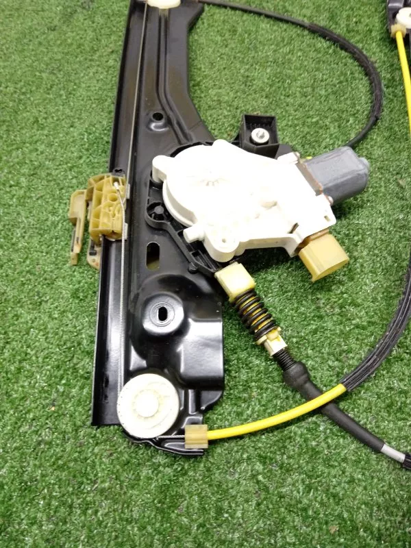 Стеклоподъемник BMW 7-Series 2010 51337182106 F02, передний правый