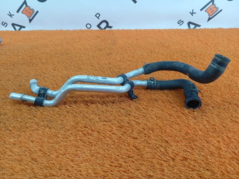 Патрубок системы охлаждения