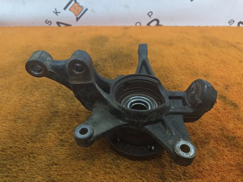 Кулак поворотный