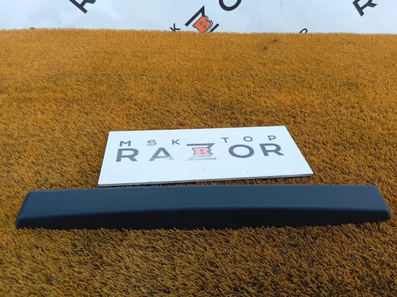 Накладка крышки багажника