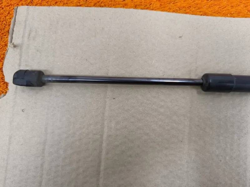 Амортизатор капота