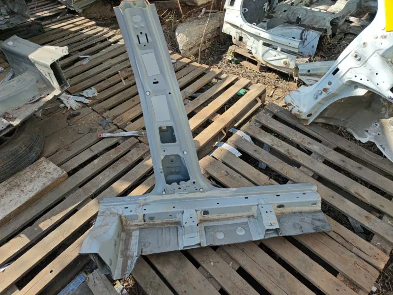 Порог с центральной стойкой