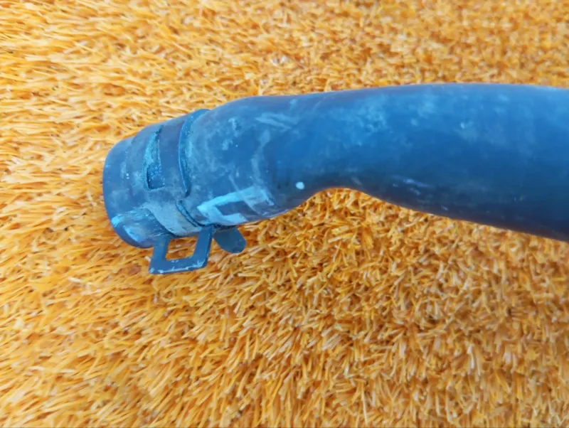 Патрубок радиатора