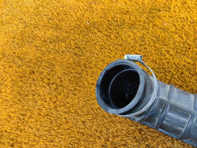 Патрубок воздушного фильтра