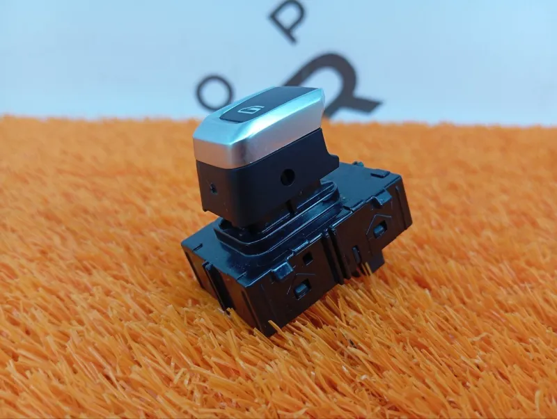 Кнопка стеклоподъемника