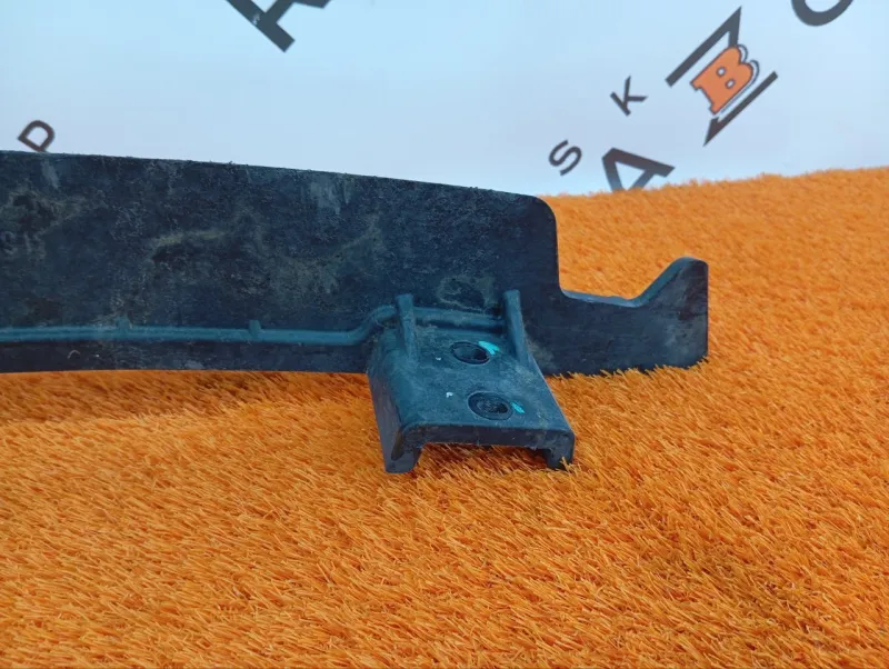 Усилитель бампера