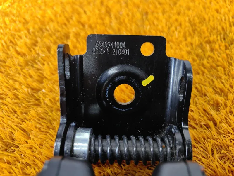 Ответная часть ремня безопасности