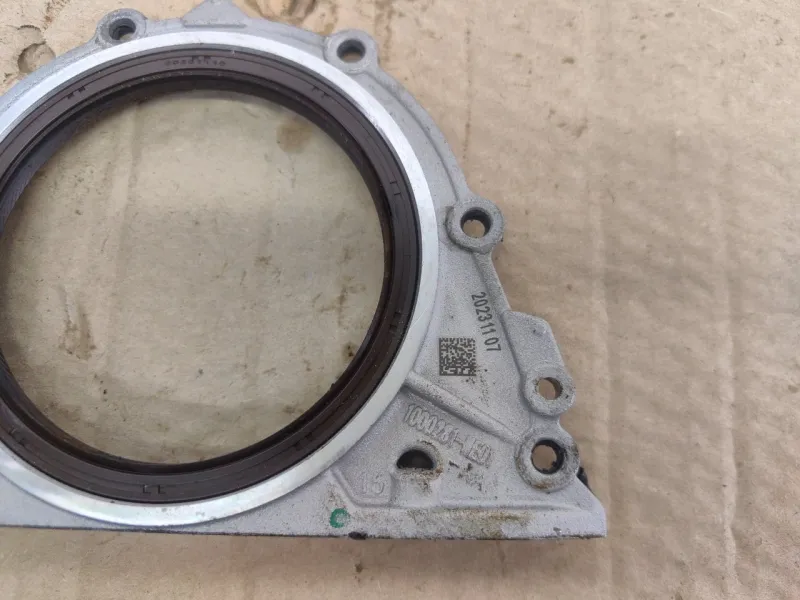 Крышка коленвала