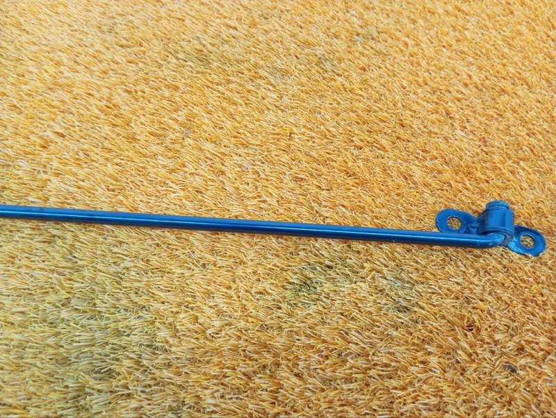 Упор капота