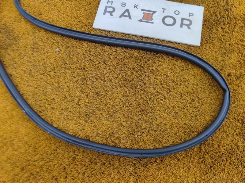 Уплотнитель двери