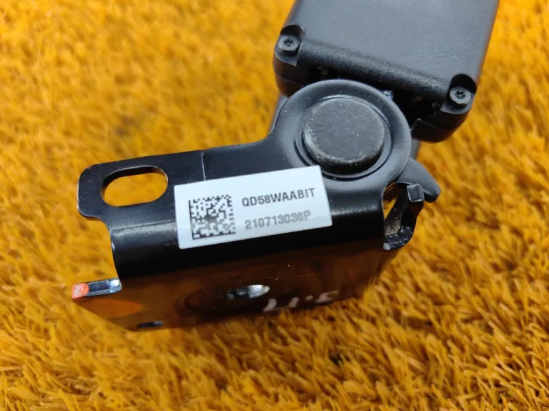 Ответная часть ремня безопасности