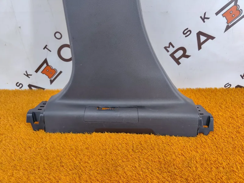 Обшивка центральной стойки