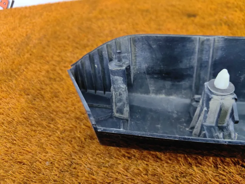 Накладка крышки багажника