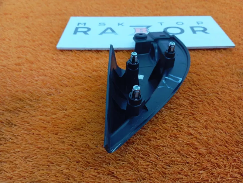 Уголок двери