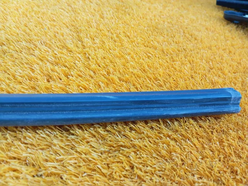 Уплотнитель стекла двери